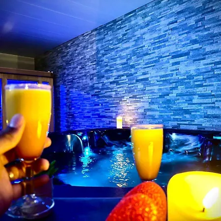 Appartamento Logement Privatif Avec Jacuzzi Bergues
